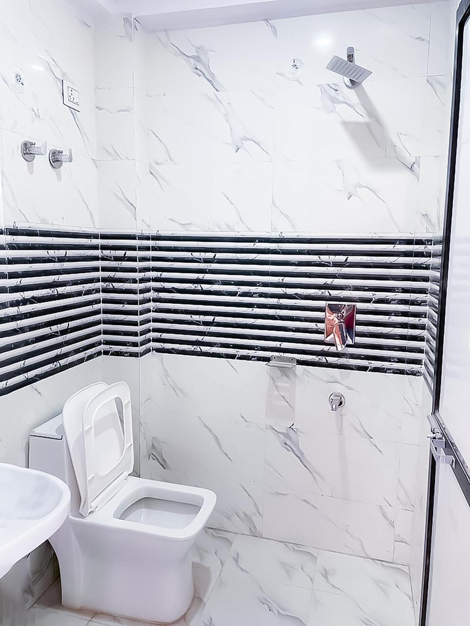 Roomshala 123 Happy Homes- Near Saket Metro นิวเดลี ภายนอก รูปภาพ